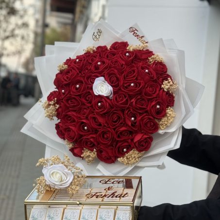 Gold Detaylı Kırmızı Gül ve Çikolata